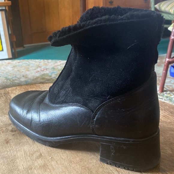 La CANADIENNE Sherpa lined leather zipper boots - Picture 1 of 3